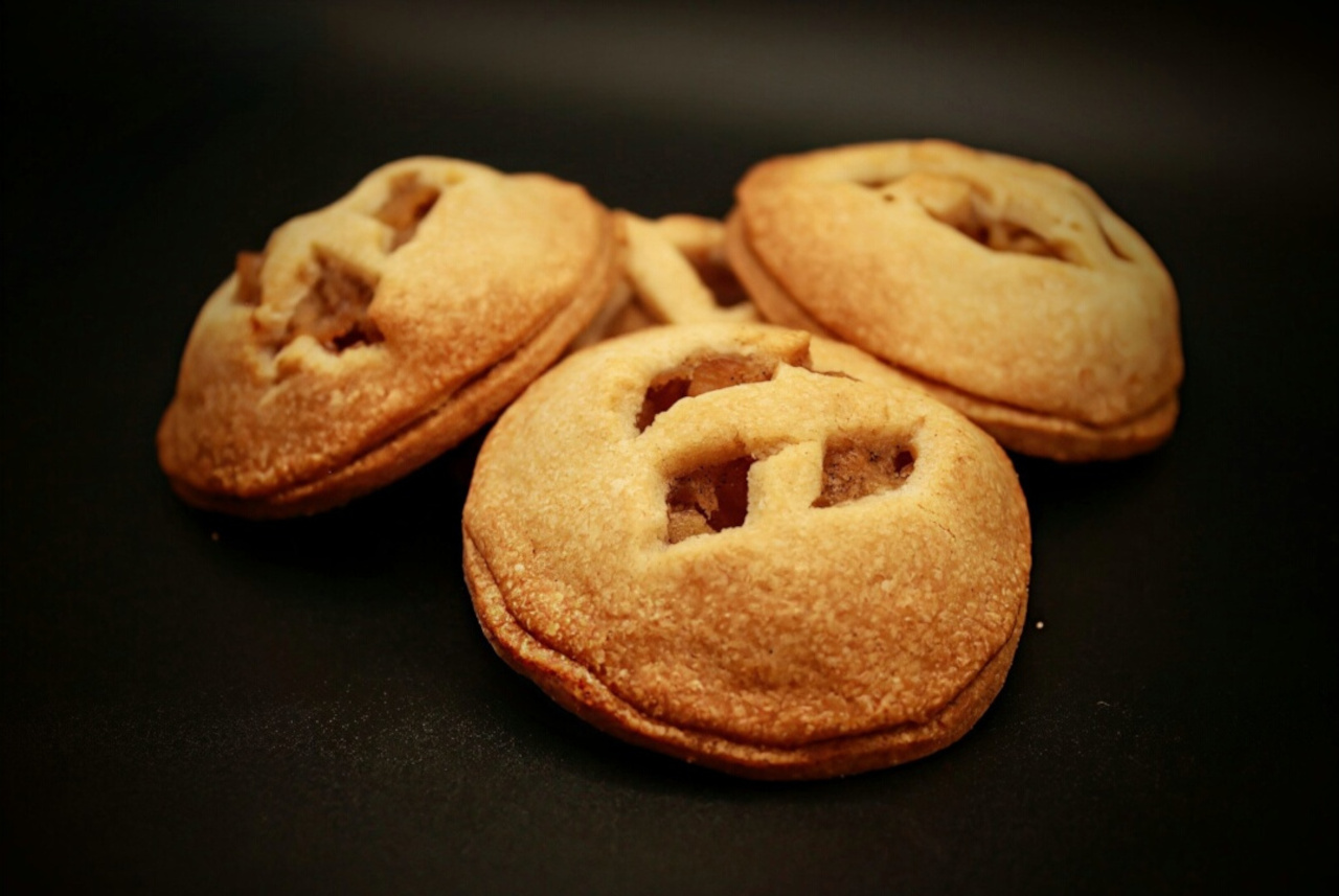 Mini apple pies